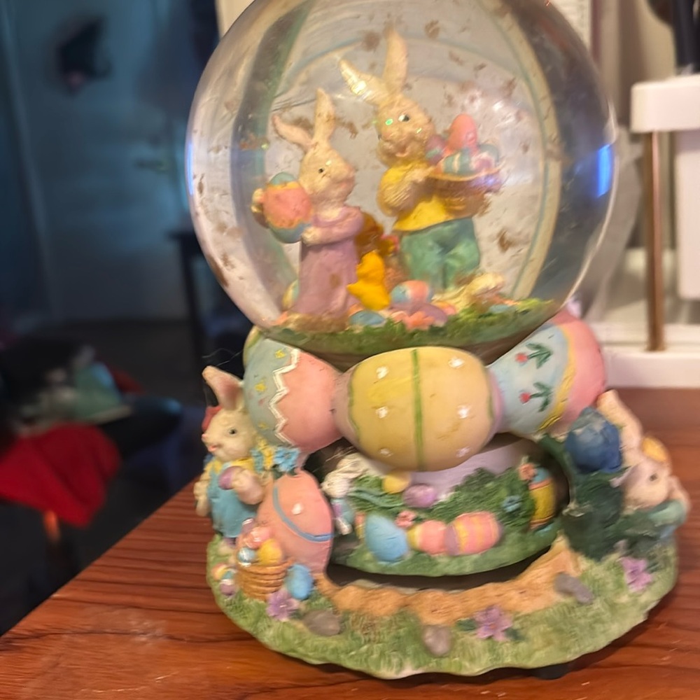 Beautiful music box rotates video included